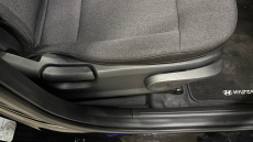 Hyundai INSTER 85kW 02 49kWh 5dr Auto Electric Hatchback